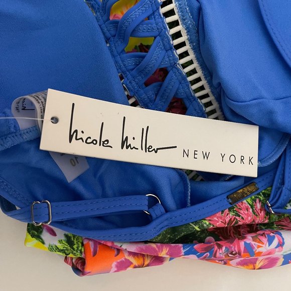 Nicole Miller SZ 10 Plunging Neckline Bathing Suit in Blue Floral NEW WI… - Picture 6 of 7